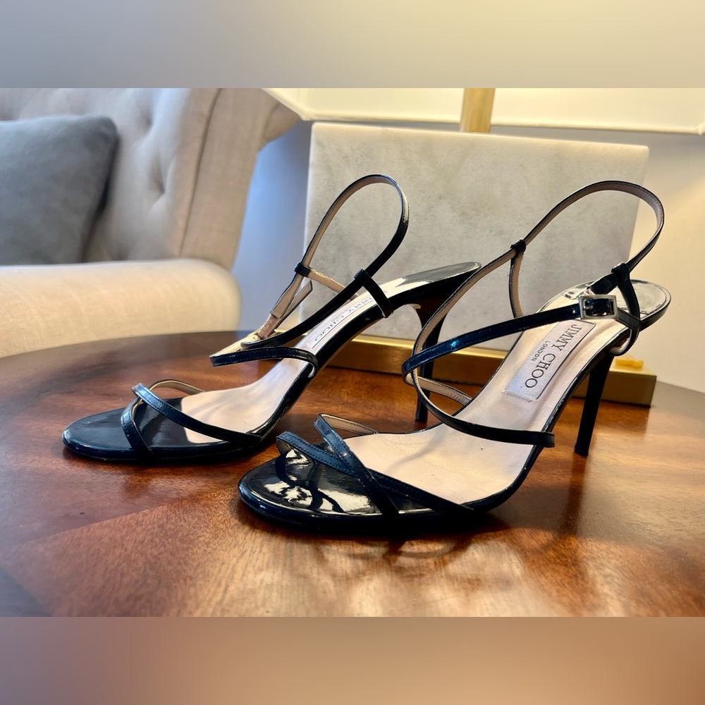 Jimmy Choo
Patent Leather NAVY BLUE Sandals
